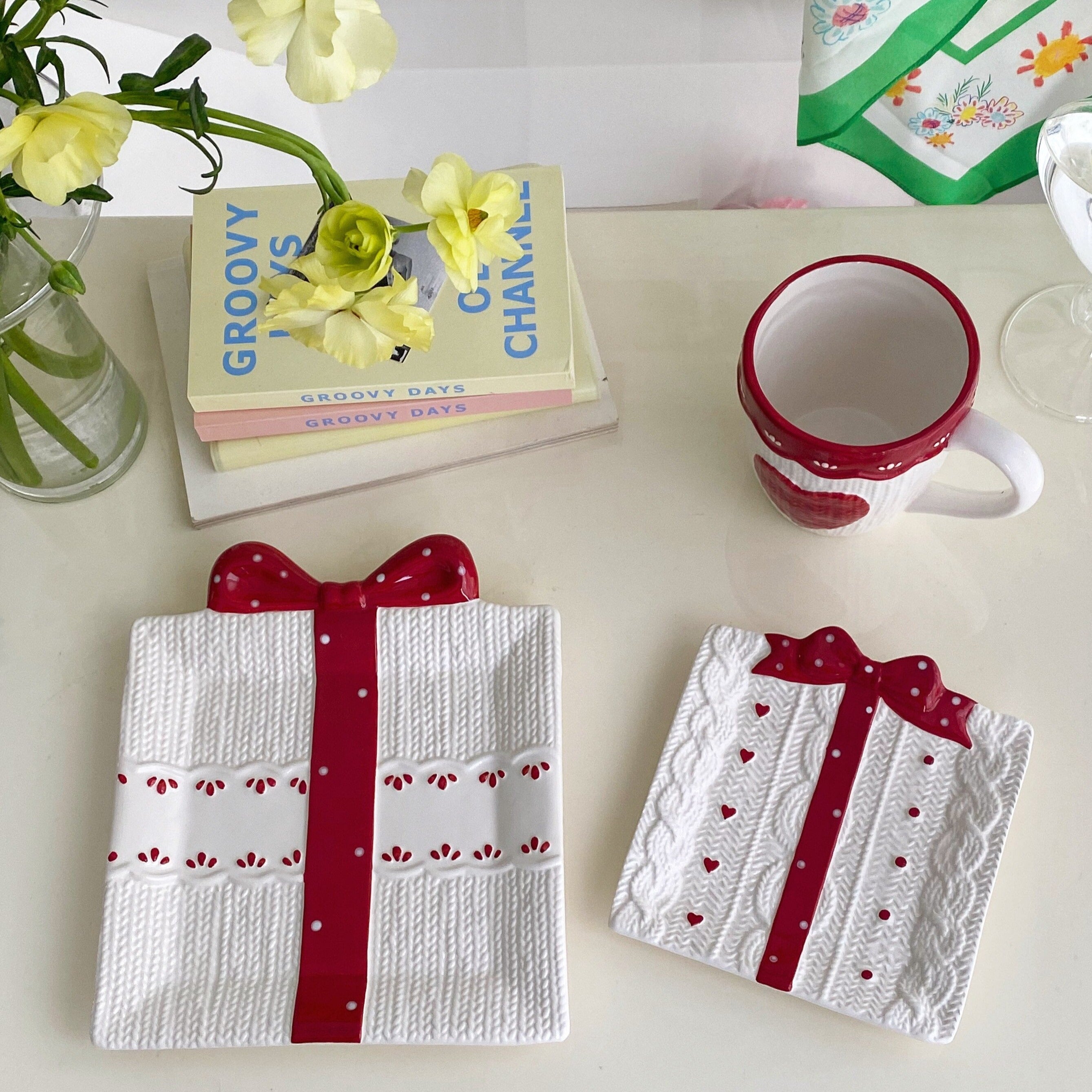 Cute Red Ribboned Gift Shape Ceramic Dessert Plate
